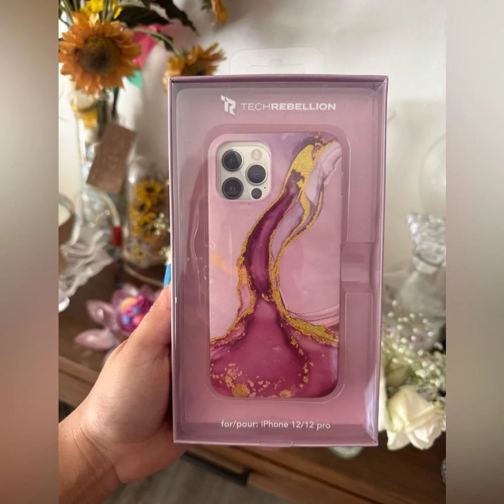 Tech rebellion Elegant Marble Phone Case with Gold Accents iPhone 12/12pro